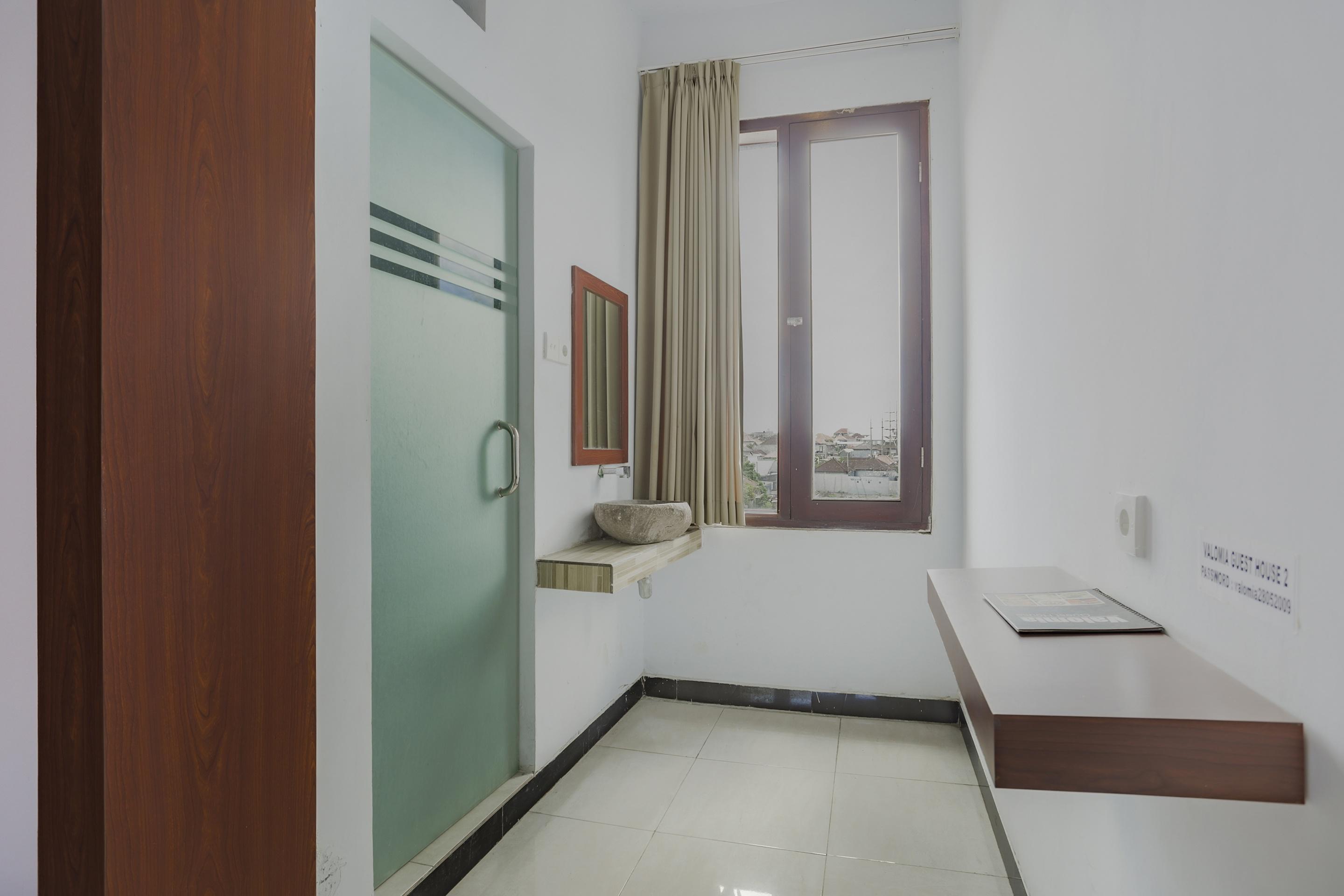 Oyo 3852 Valomia Guest House Denpasar  Ngoại thất bức ảnh
