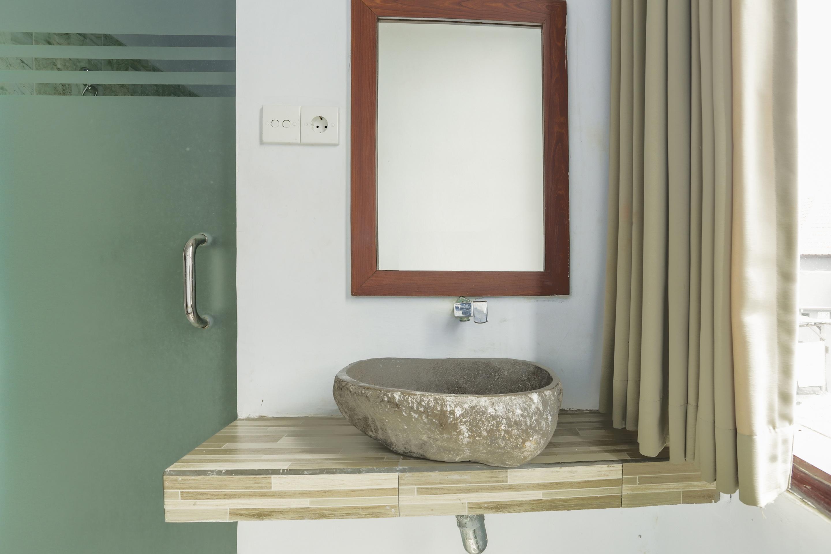 Oyo 3852 Valomia Guest House Denpasar  Ngoại thất bức ảnh